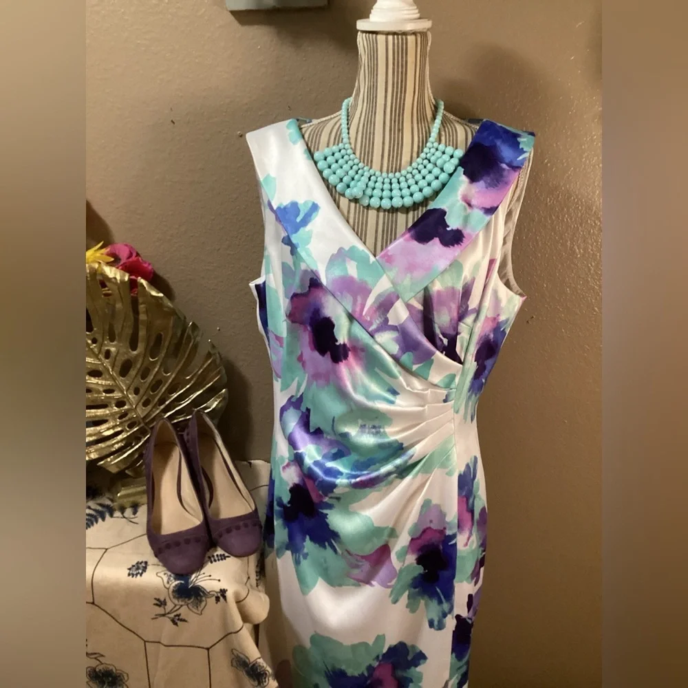 Tahari White and Green Patterned Dress - Picture 3 of 14